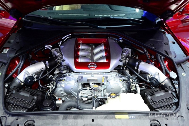 2015款 3.8T 時(shí)尚米白內(nèi)飾版