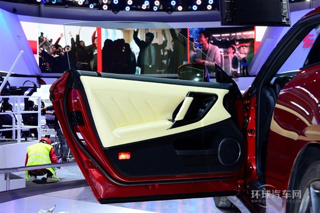 2015款 3.8T 時尚米白內飾版