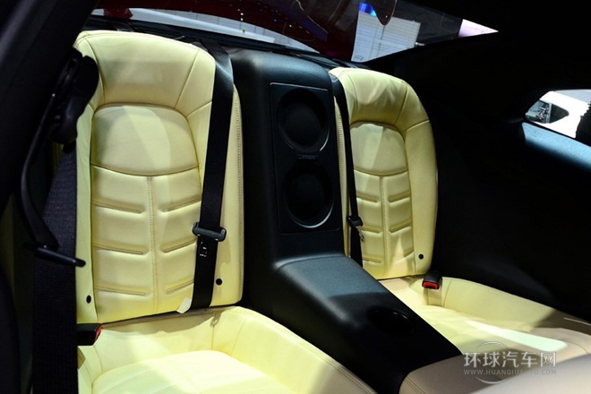 2015款 3.8T 時(shí)尚米白內(nèi)飾版