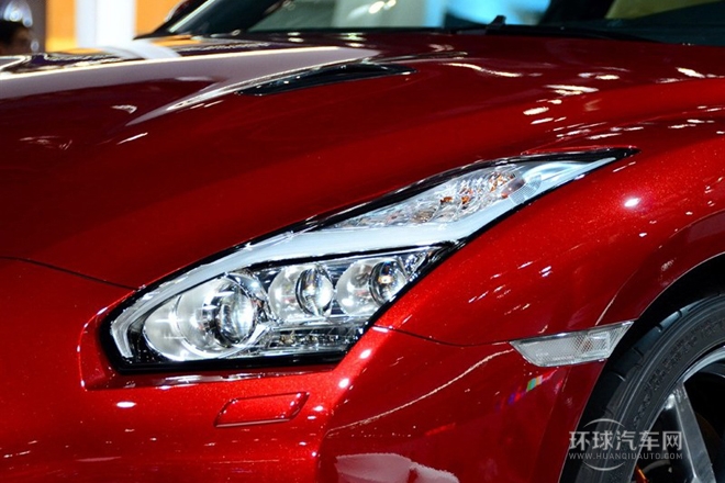 2015款 3.8T 時(shí)尚米白內(nèi)飾版