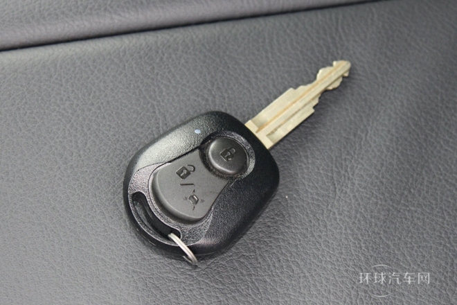 2011款 2.0T 兩驅精英導航版