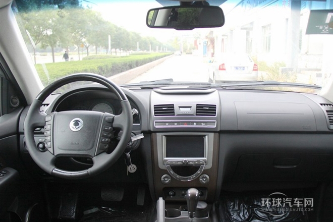 2011款 2.0T 四驅(qū)豪華導航版