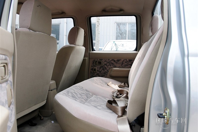 2011款 2.4L汽油四驅標準型