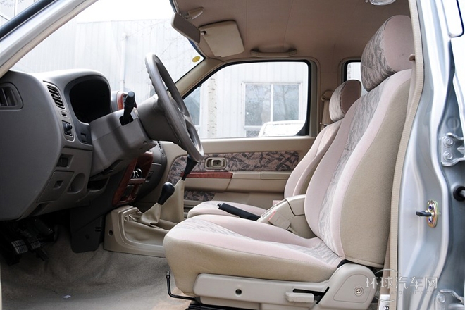 2011款 2.4L汽油四驅標準型