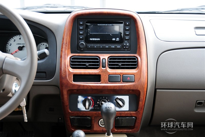 2011款 2.4L汽油四驅標準型