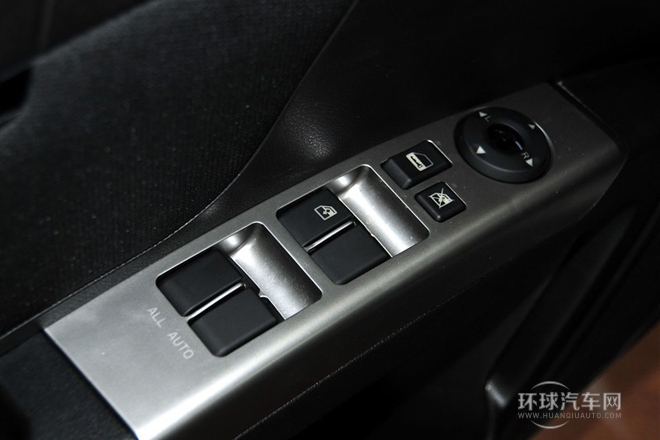 2013款 兩廂 1.5L 手動進取型