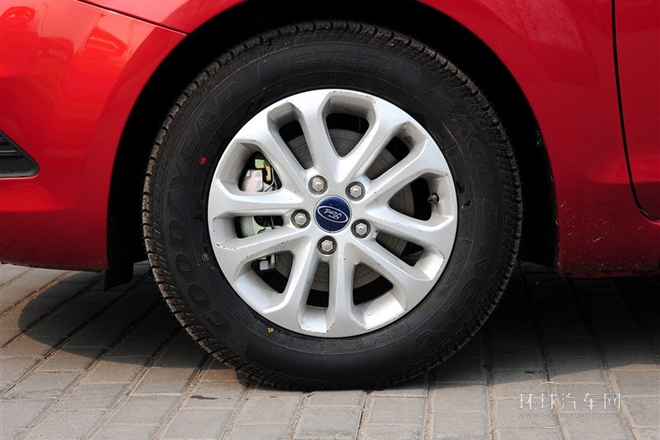 2013款 兩廂經(jīng)典 1.8L AT基本型