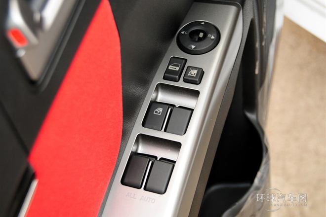 2013款 兩廂 1.5L 手動精英型