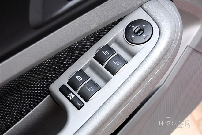 2013款 兩廂經(jīng)典 1.8L AT基本型