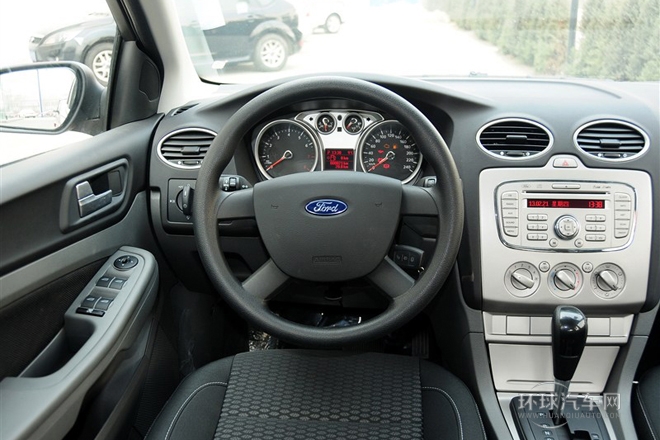 2013款 兩廂經(jīng)典 1.8L AT基本型