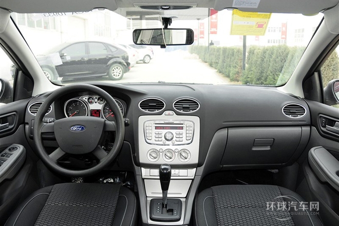 2013款 兩廂經典 1.8L AT基本型