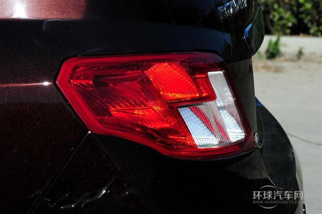 2013款 兩廂 1.5L 手動(dòng)尊貴型