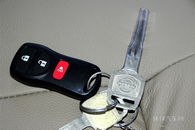 2013款 2.4L汽油兩驅(qū)高級(jí)型