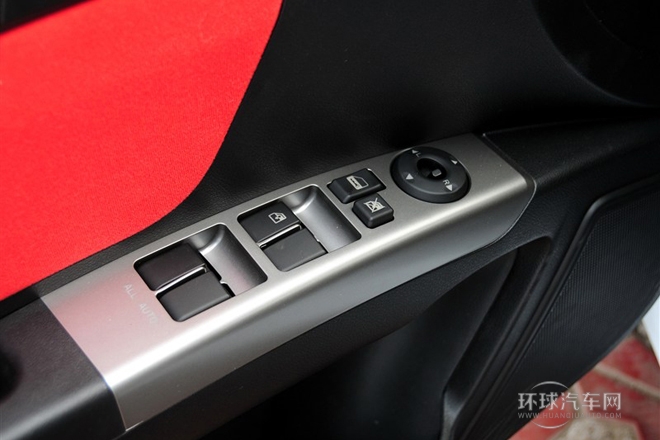 2013款 兩廂 1.8L CVT精英型