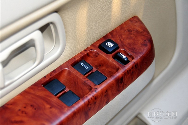 2013款 2.4L汽油兩驅高級型