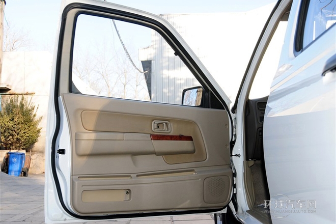 2013款 2.4L汽油兩驅(qū)高級(jí)型