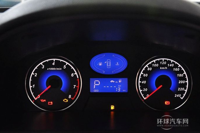 2013款 兩廂 1.8L CVT尊貴型