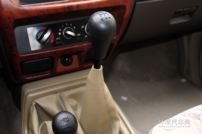 2013款 2.4L汽油四驅(qū)標(biāo)準(zhǔn)型