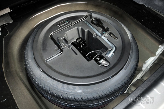 2013款 三廂 1.5L 手動進取型