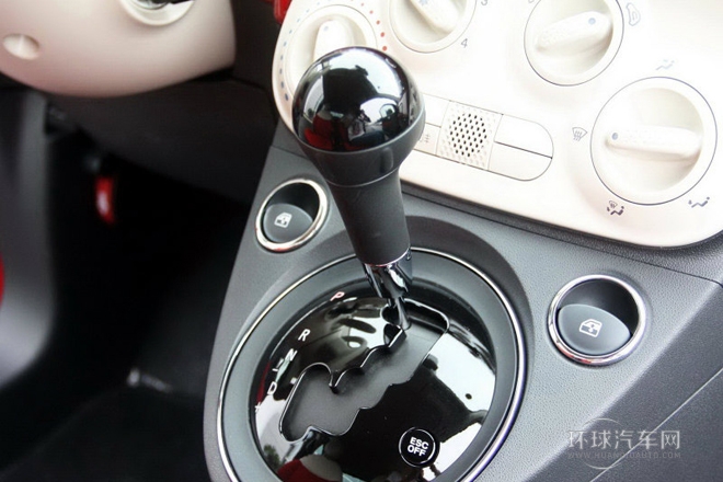 2012款 1.4L 敞篷時尚版