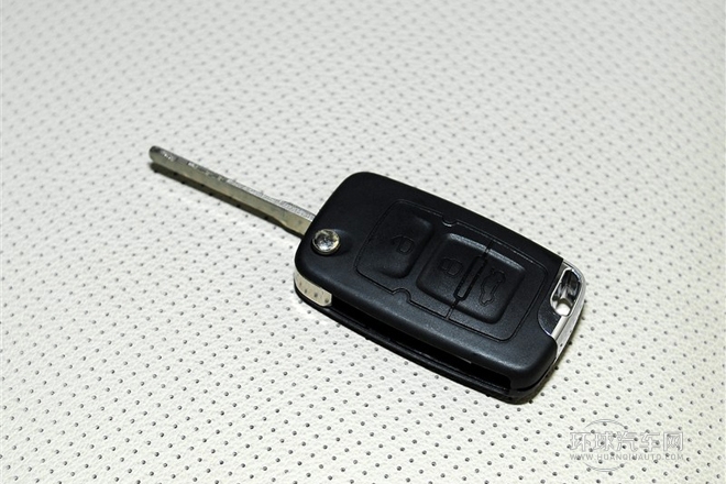 2013款 三廂 1.8L CVT尊貴型