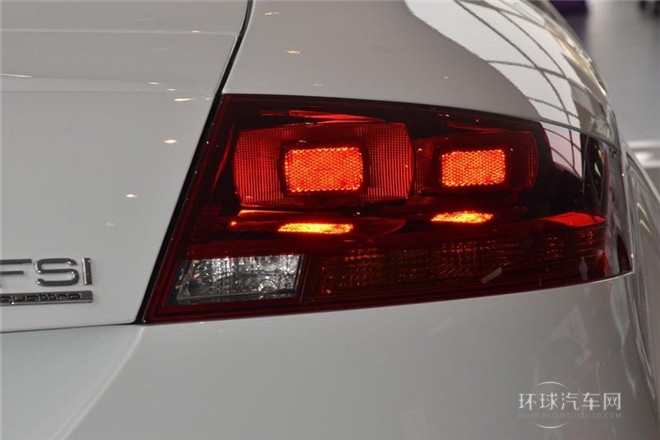 2013款  Coupe 45 TFSI quattro 白色經(jīng)典版