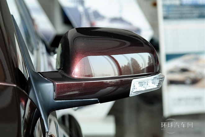 2013款 三廂 1.8L CVT尊貴型