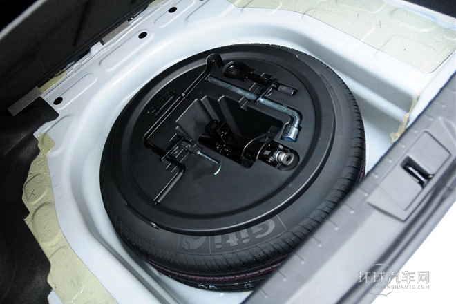 2013款 三廂 1.8L 手動精英型