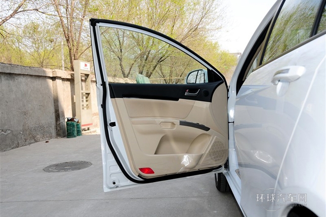 2013款 三廂 1.8L 手動精英型