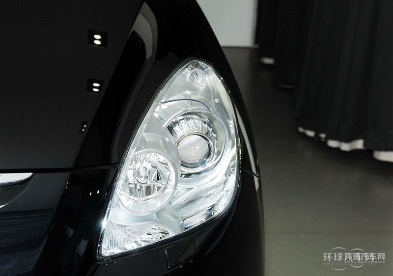 2013款 鋒芒限量版 2.2T 四驅旗艦型