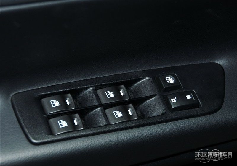 2013款 鋒芒限量版 2.2T 兩驅智慧型