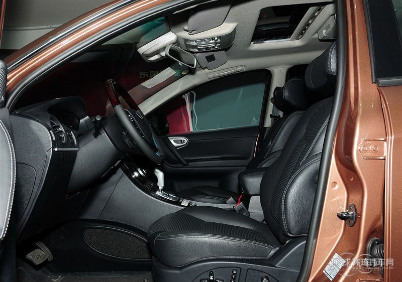 2013款 鋒芒限量版 2.2T 兩驅(qū)智慧型