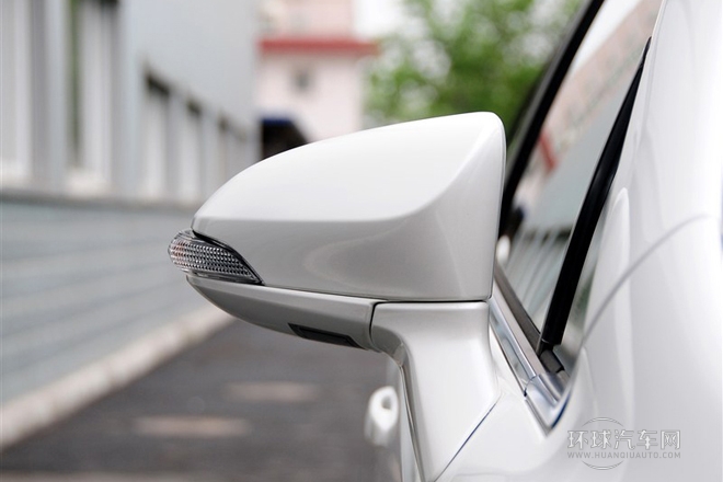 2013款 2.7L 四驅豪華版