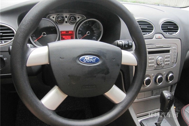 2013款 兩廂經(jīng)典 1.8L AT百萬紀(jì)念版