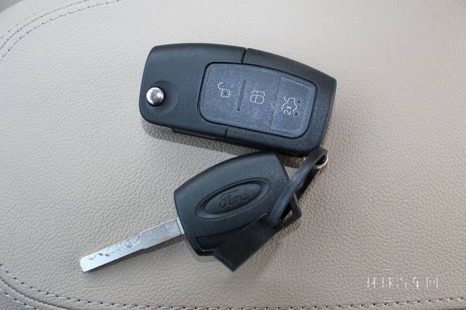 2013款 兩廂經(jīng)典 1.8L MT時尚型