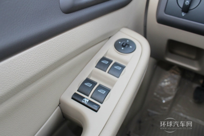 2013款 兩廂經(jīng)典 1.8L MT時(shí)尚型