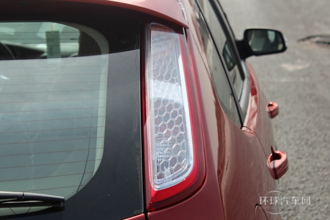 2013款 兩廂經典 1.8L MT時尚型