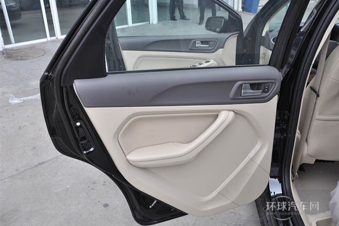 2013款 兩廂經(jīng)典 1.8L AT時(shí)尚型