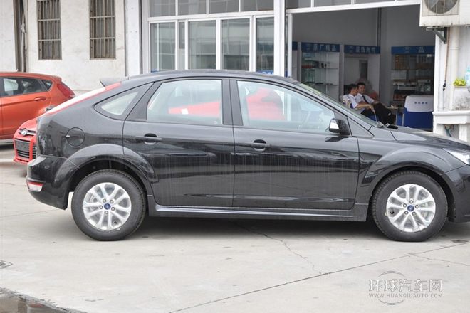 2013款 兩廂經典 1.8L AT時尚型