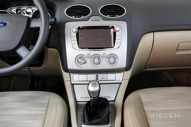 2013款 三廂經典 1.8L MT基本型