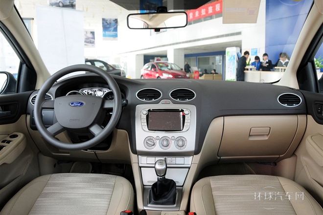 2013款 三廂經典 1.8L MT基本型