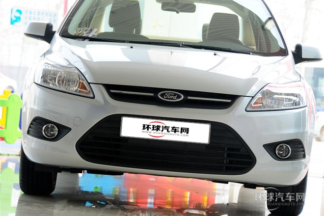 2013款 三廂經典 1.8L MT基本型