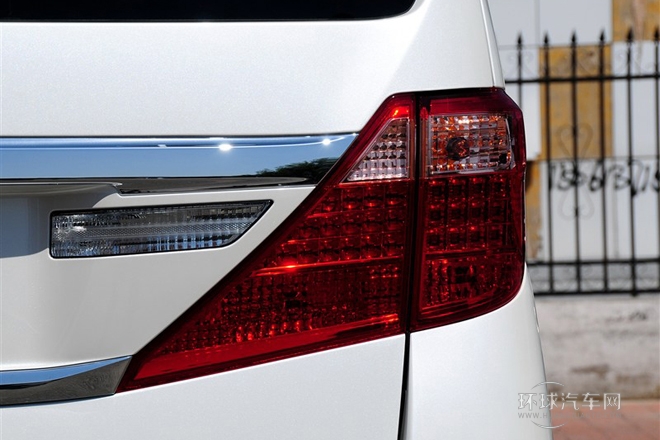 2012款 2.4L 豪華版