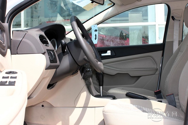 2013款 三廂經典 1.8L AT基本型