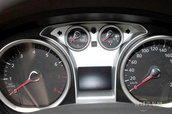 2013款 三廂經(jīng)典 1.8L AT基本型