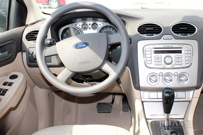 2013款 三廂經典 1.8L AT基本型