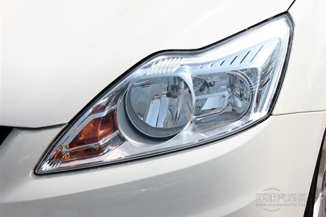 2013款 三廂經典 1.8L AT基本型