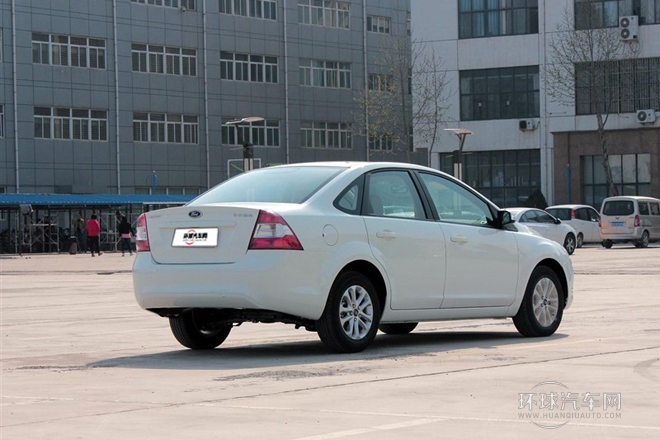 2013款 三廂經(jīng)典 1.8L AT基本型