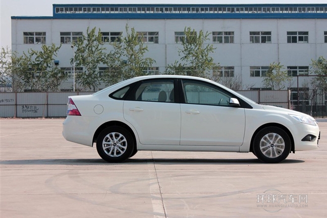 2013款 三廂經典 1.8L AT基本型