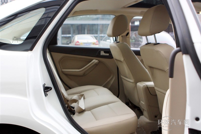 2013款 三廂經(jīng)典 1.8L MT百萬紀(jì)念版